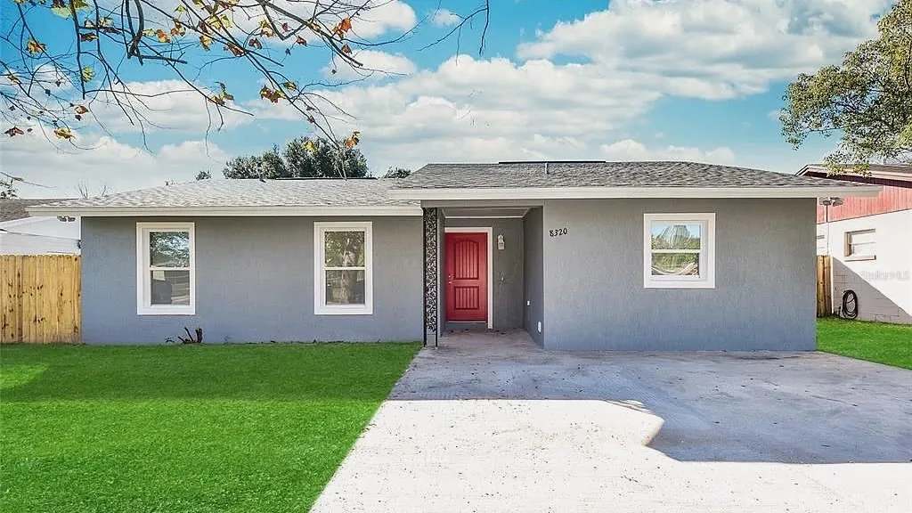 Listing photo before 3D text overlay